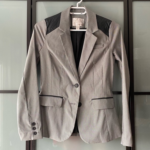 Dynamite blazer with shoulders leather detailing - Picture 3 of 14